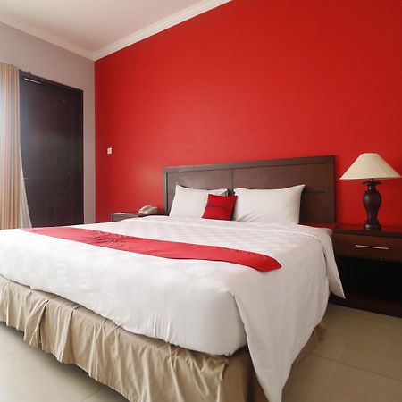 Reddoorz Premium @ Bukit Damai Indah Hotell Balikpapan  Exteriör bild
