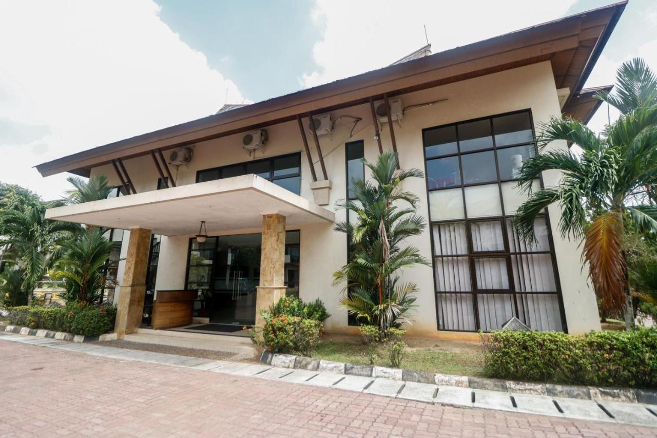 Reddoorz Premium @ Bukit Damai Indah Hotell Balikpapan  Exteriör bild