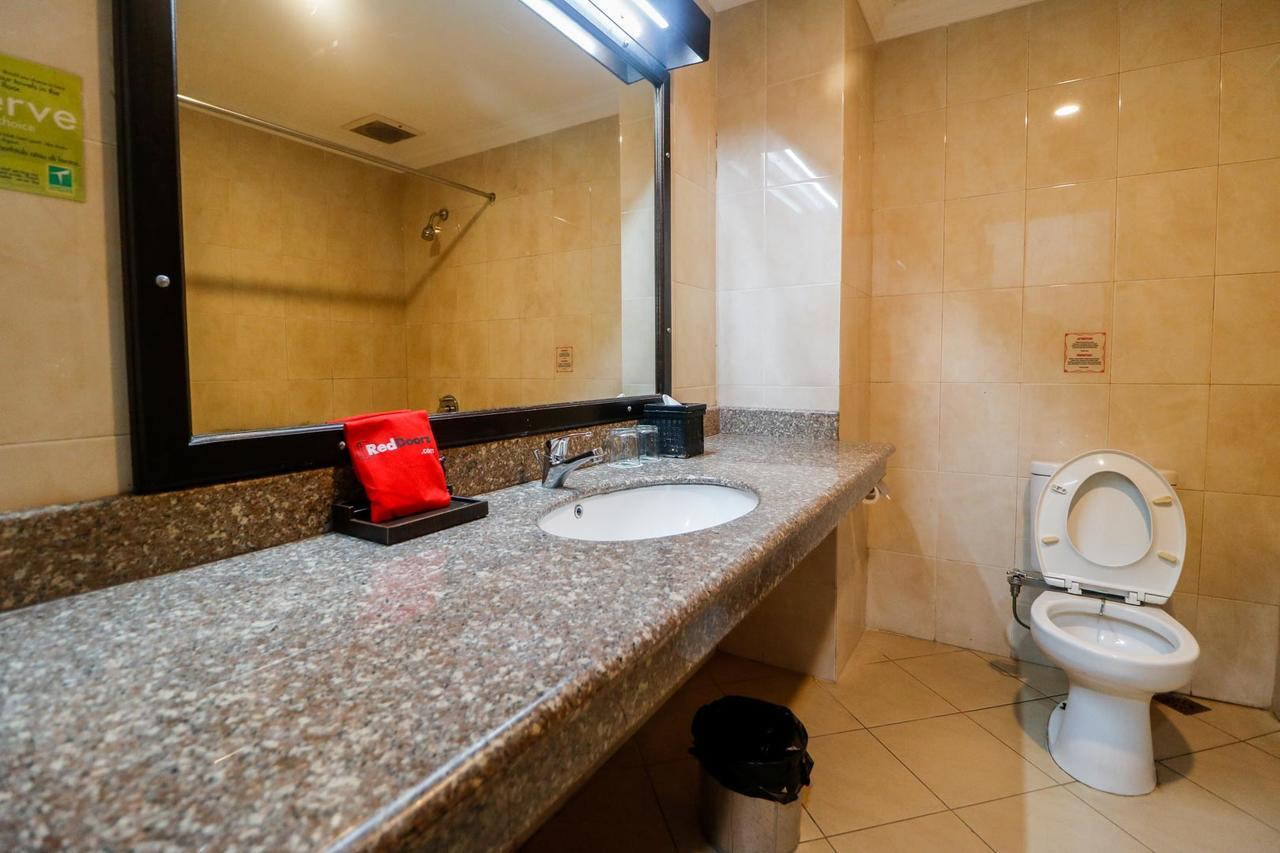 Reddoorz Premium @ Bukit Damai Indah Hotell Balikpapan  Exteriör bild