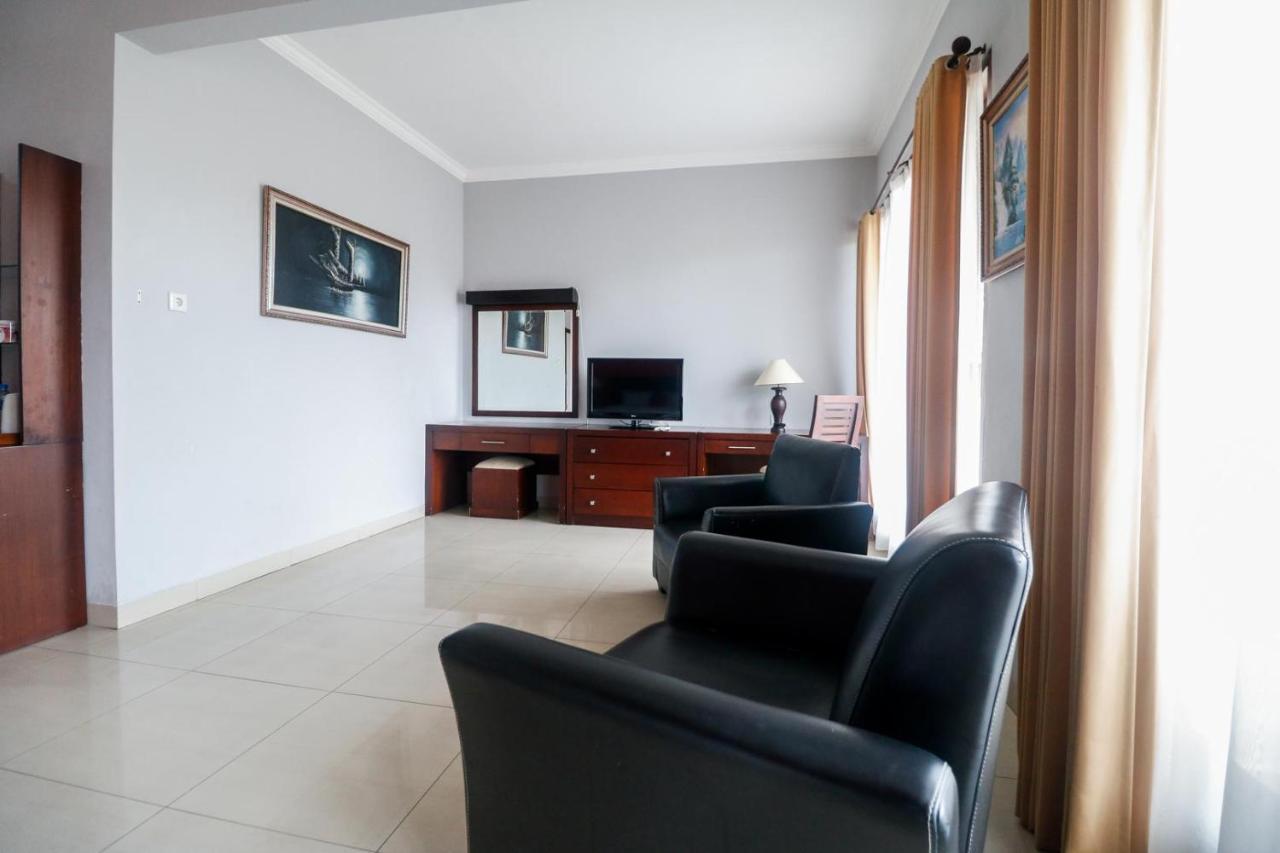 Reddoorz Premium @ Bukit Damai Indah Hotell Balikpapan  Exteriör bild
