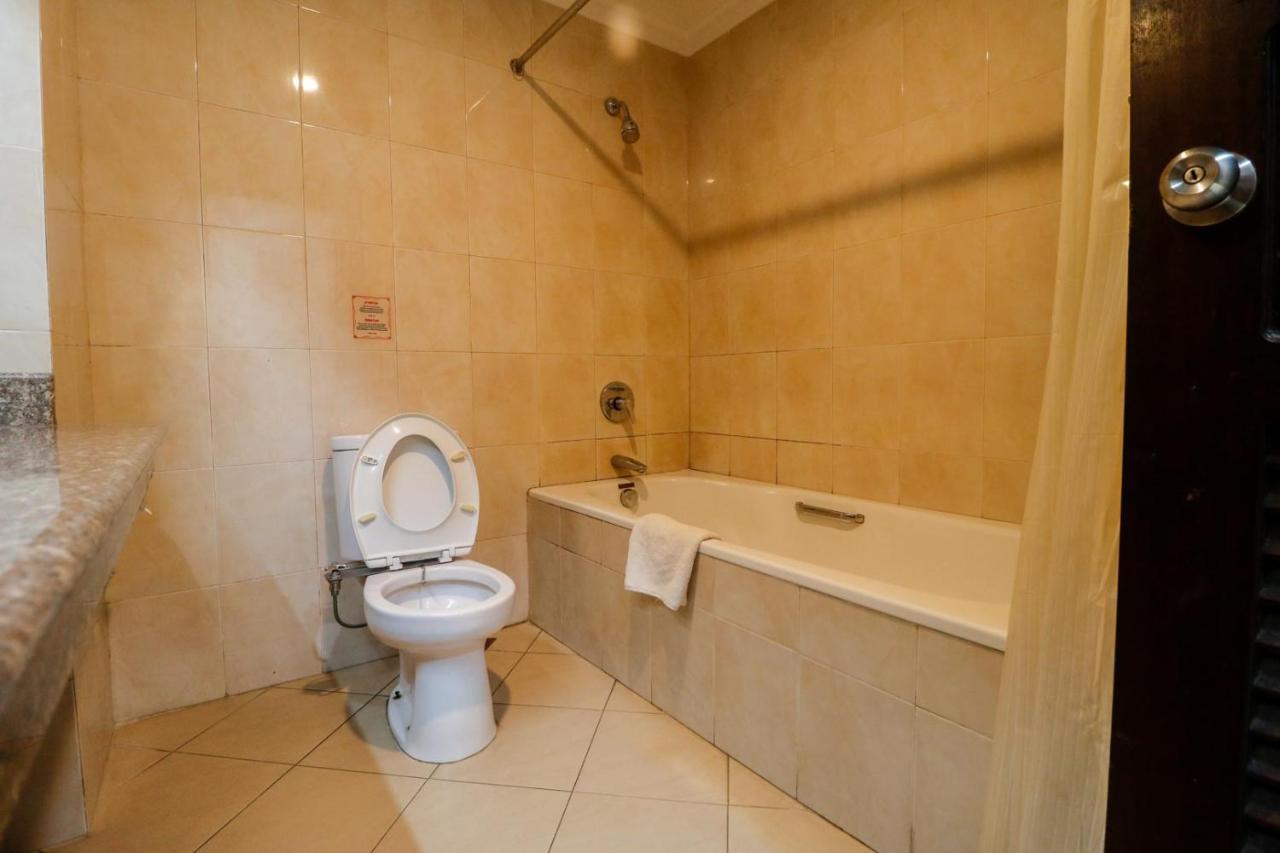 Reddoorz Premium @ Bukit Damai Indah Hotell Balikpapan  Exteriör bild